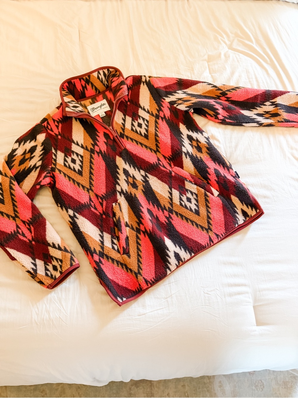 NWOT Wrangler Women’s Sherpa 1/4 Zip Pullover, Aztec Pattern in Red, Pink & Gold